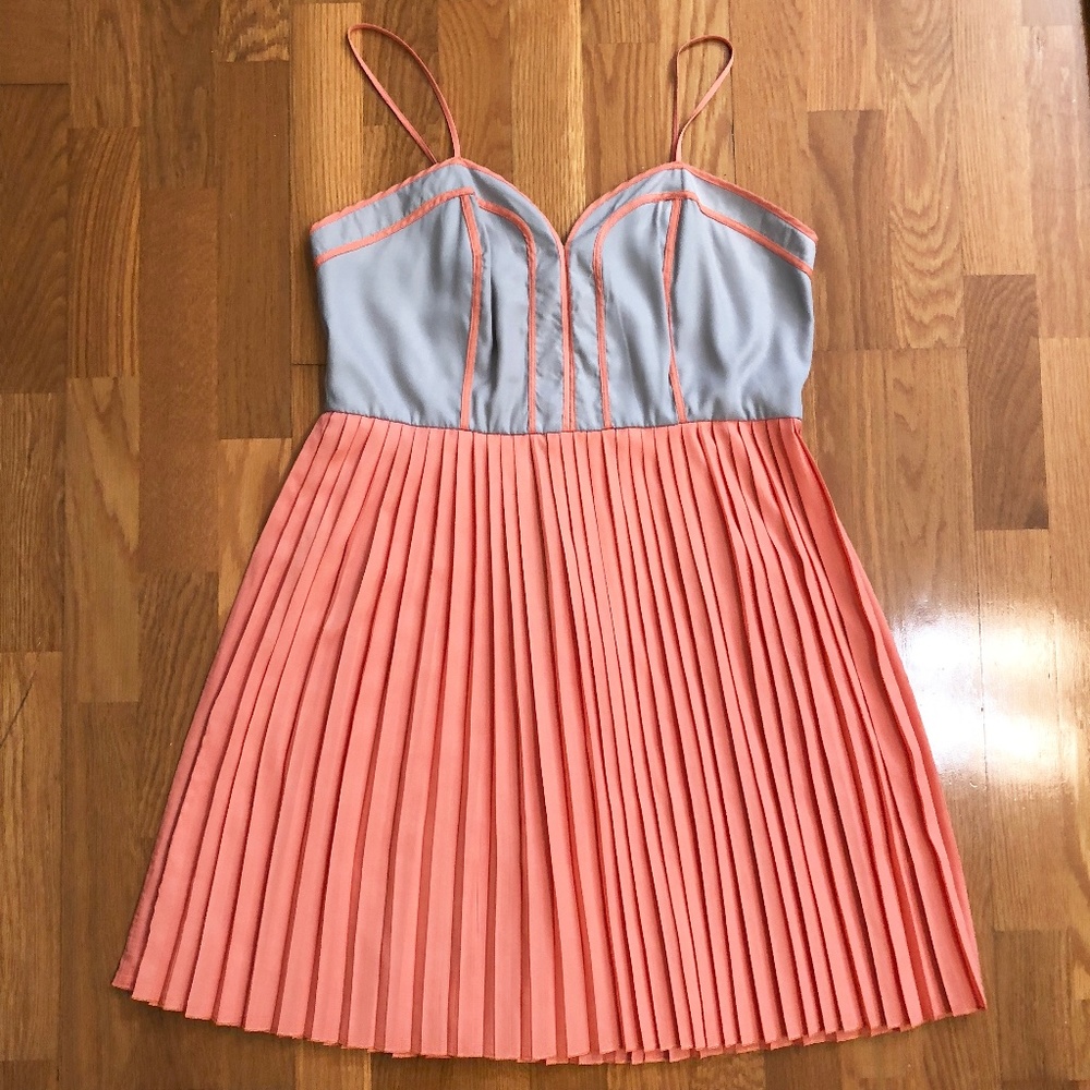 Bar III Pleated summer dress L